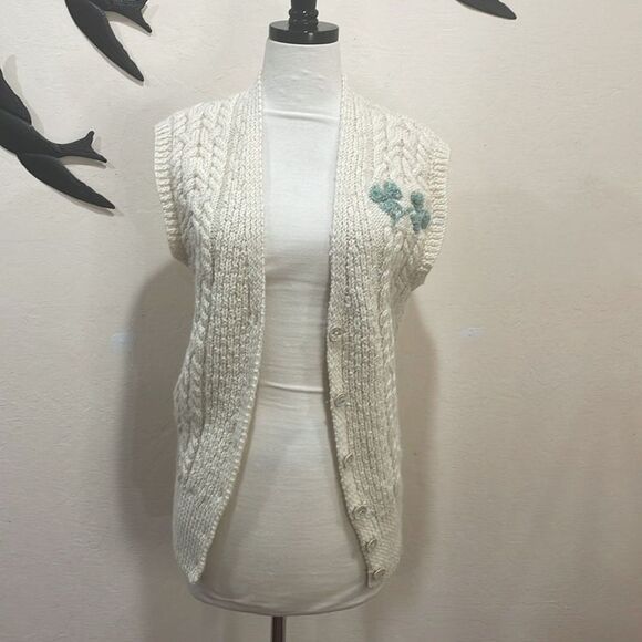 Vintage Aran Irish Fisherman Hand Knit Wool Vest With Embroidered Shamrock - S/M - Picture 3 of 8